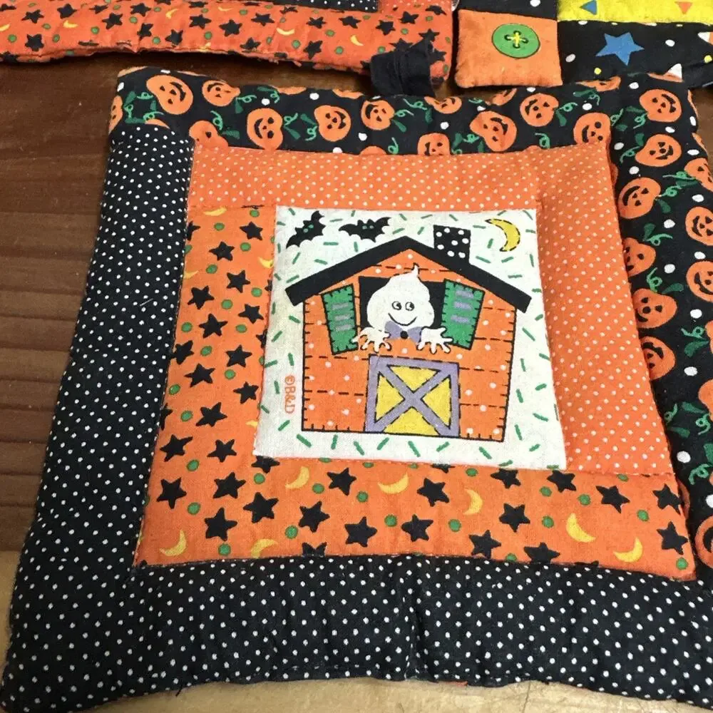 Vintage 1980s Halloween Themed Pot Holder Ghosts Jack-O-Lanterns Bats Set Of 5
